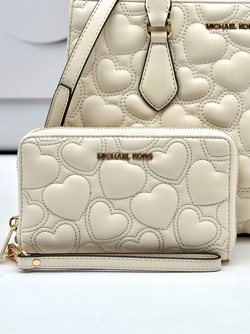 Michael Kors Jet Set Travel Multifunctional Wallet Wristlet Phone Case